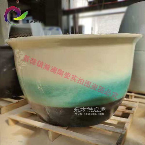 瓷上山水，浴中雅韻——藝術陶瓷手繪魚缸的靈韻之境